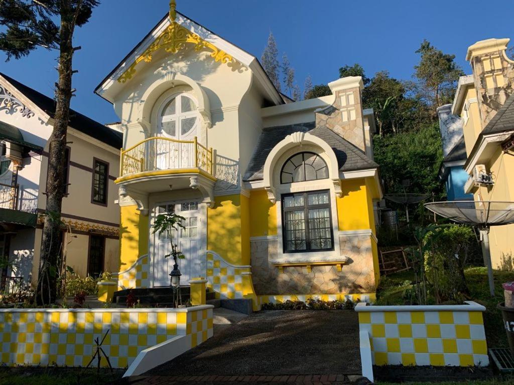 Villa Wubao Kota Bunga 3 Kamar Harga Budget Cinengangirang Luaran gambar