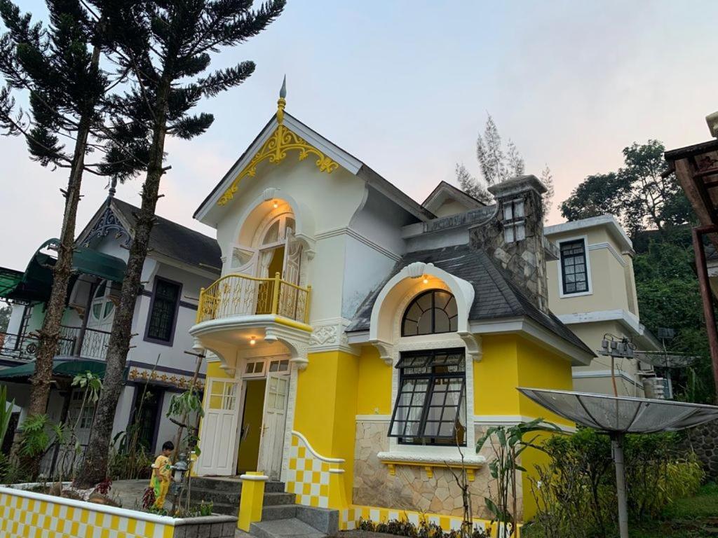 Villa Wubao Kota Bunga 3 Kamar Harga Budget Cinengangirang Luaran gambar